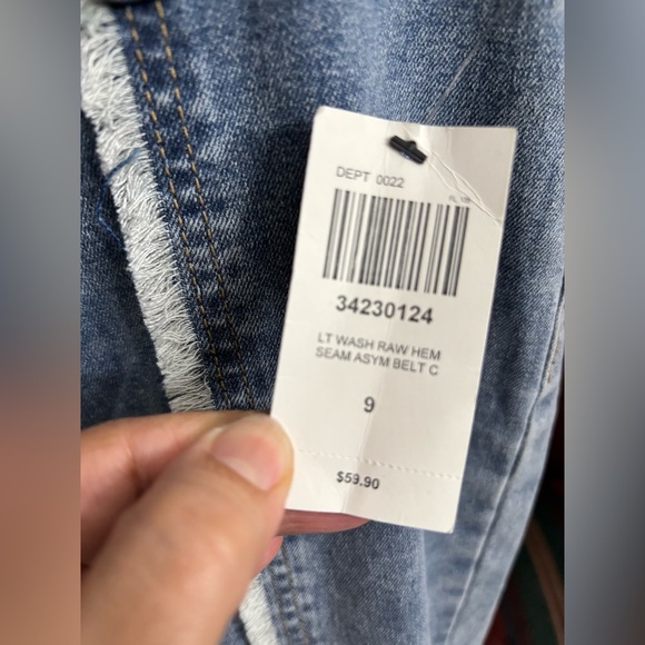 🔥HOST PICK🔥Lgt Indigo Raw Hem Frayed Seam Asymmetrical Belted Flare-NWT SZ 9 - Picture 5 of 7